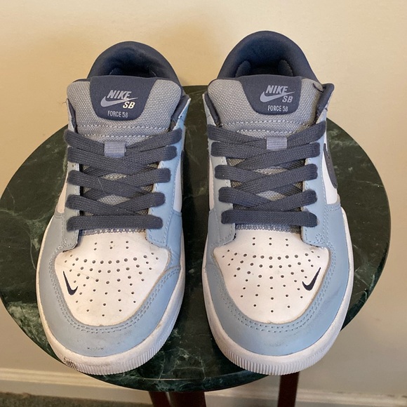 Nike Shoes - NIKE SB FORCE 58 Sneakers Ladies Sz 5.5
Very little wear. Leather & Fabric.